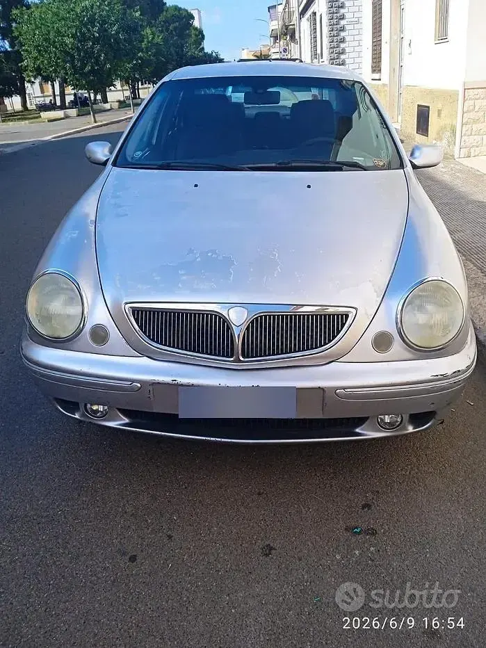 Usata Lancia Lybra 116 CV (85 kW) 2001 Grigio Berlina
