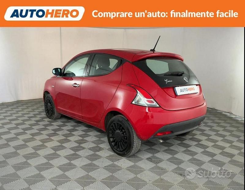 Usata Lancia Ypsilon Silver 71 CV (52 kW) 2021 Rosso Utilitaria