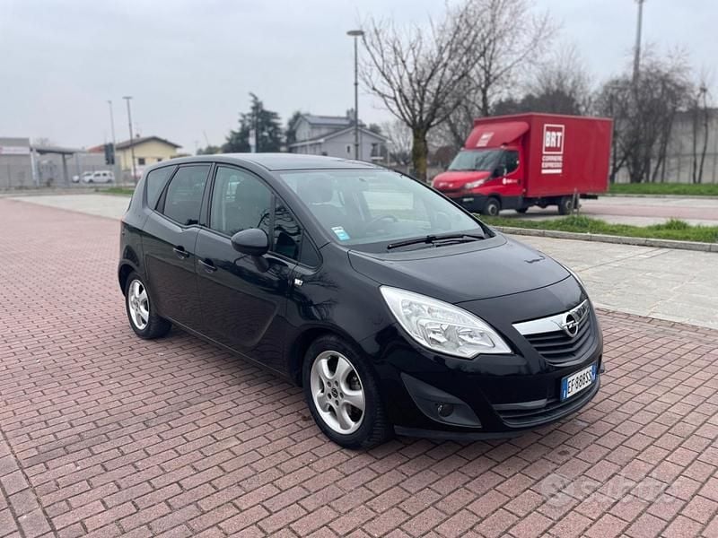 Usata Opel Meriva Cosmo 95 CV (69 kW) 2011 Nero Monovolume