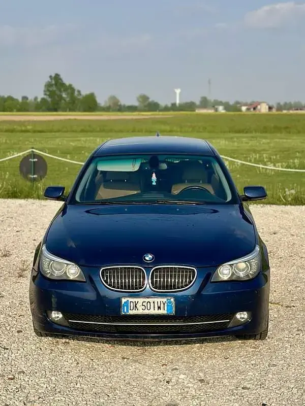 Usata BMW 525 197 CV (144 kW) 2007 Bluazzurro Station wagon