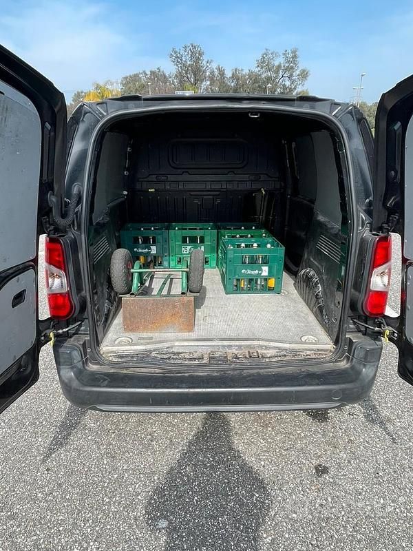 Usata Opel Combo 75 CV (55 kW) 2019 Nero Monovolume