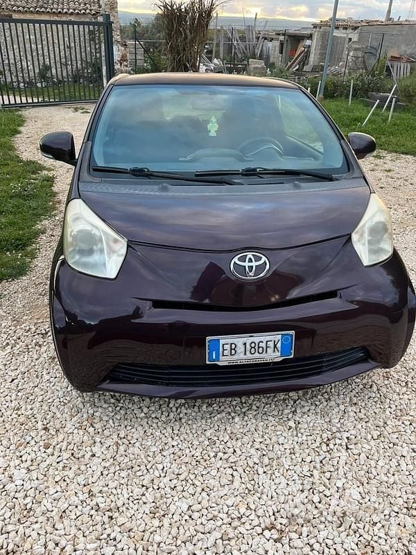 Usata Toyota iQ 98 CV (72 kW) 2010 Utilitaria