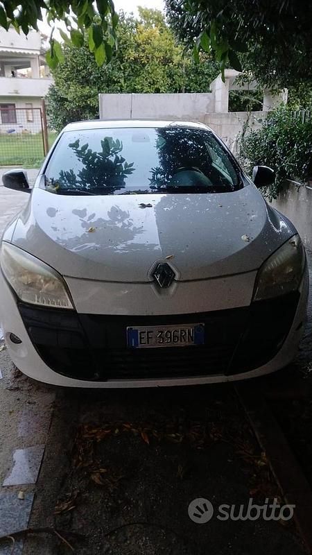 Usata Renault Mégane Coupé 110 CV (80 kW) 2011 Bianco Coupé