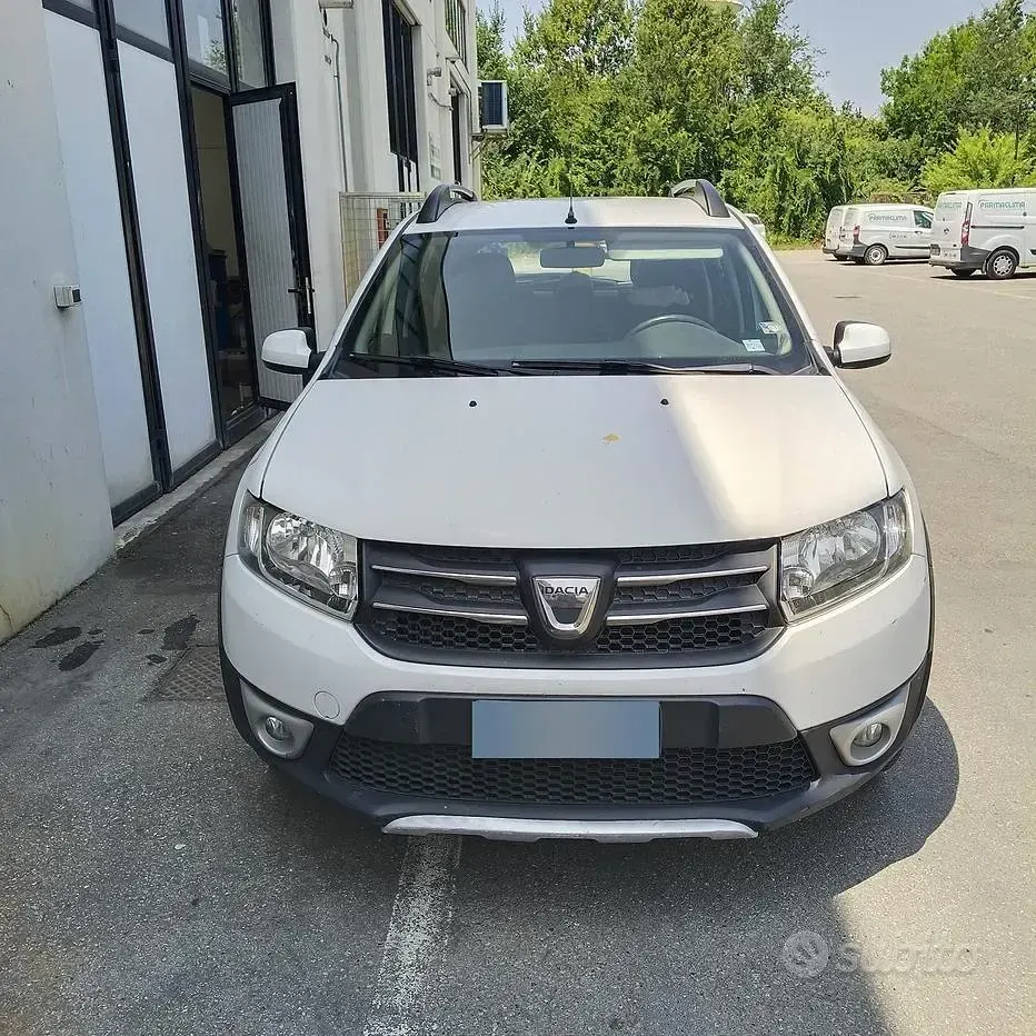 Usata Dacia Sandero 90 CV (66 kW) 2015 Berlina