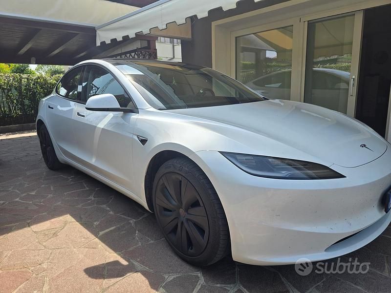 Usata Tesla Model 3 235 kW (320 CV) 2024 Bianco Berlina