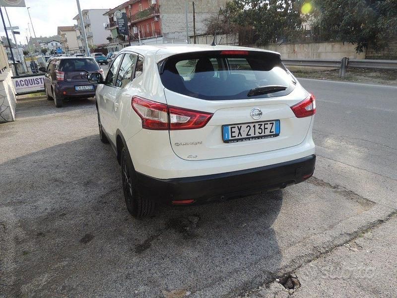 Usata Nissan Qashqai Acenta Premium 131 CV (96 kW) 2014 Bianco SUV