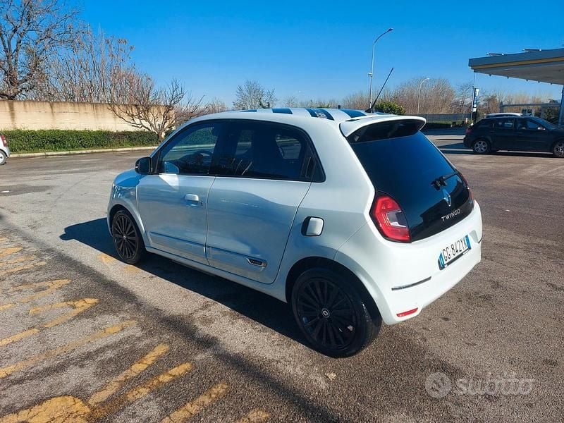 Usata Renault Twingo 60 kW (82 CV) 2022 Bianco Utilitaria