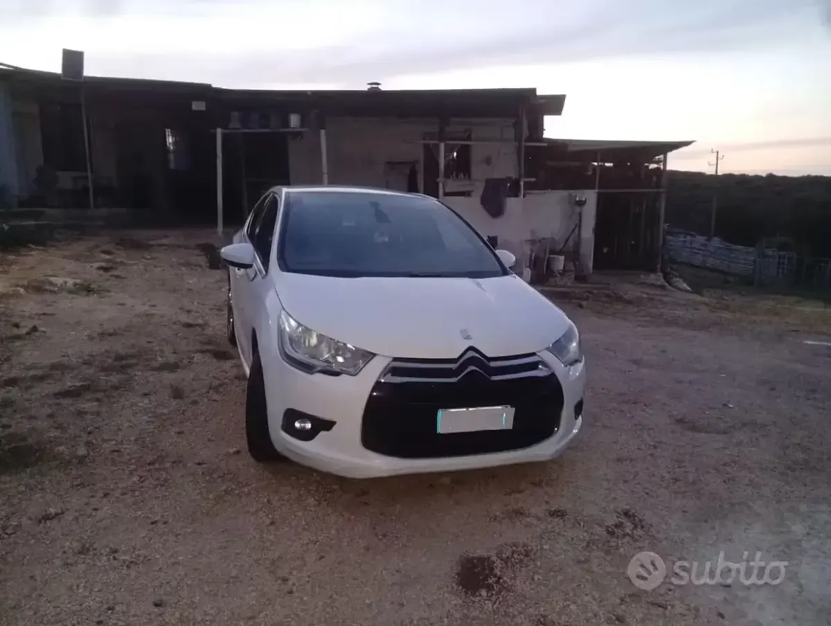 Usata Citroën DS4 111 CV (81 kW) 2013 Bianco Utilitaria