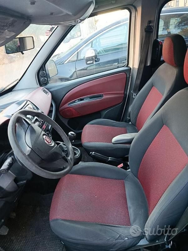 Usata Fiat Doblò 135 CV (99 kW) 2010 Marrone Monovolume