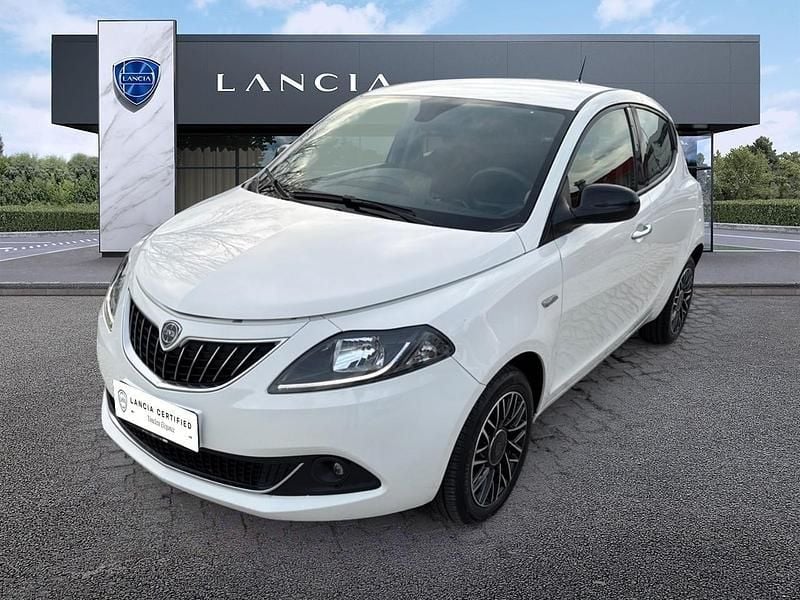 Usata Lancia Ypsilon 69 CV (50 kW) 2024 Bianco Utilitaria