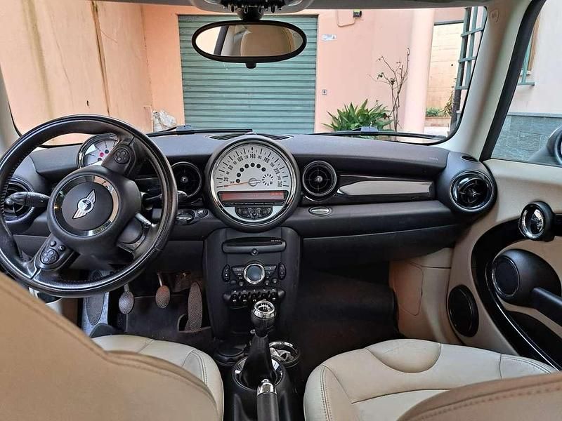 Usata Mini Cooper D 111 CV (81 kW) 2011 Nero Utilitaria