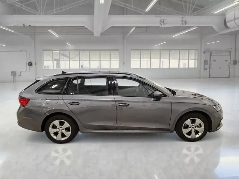 Usata Skoda Octavia Executive 150 CV (110 kW) 2021 Grigio Station wagon