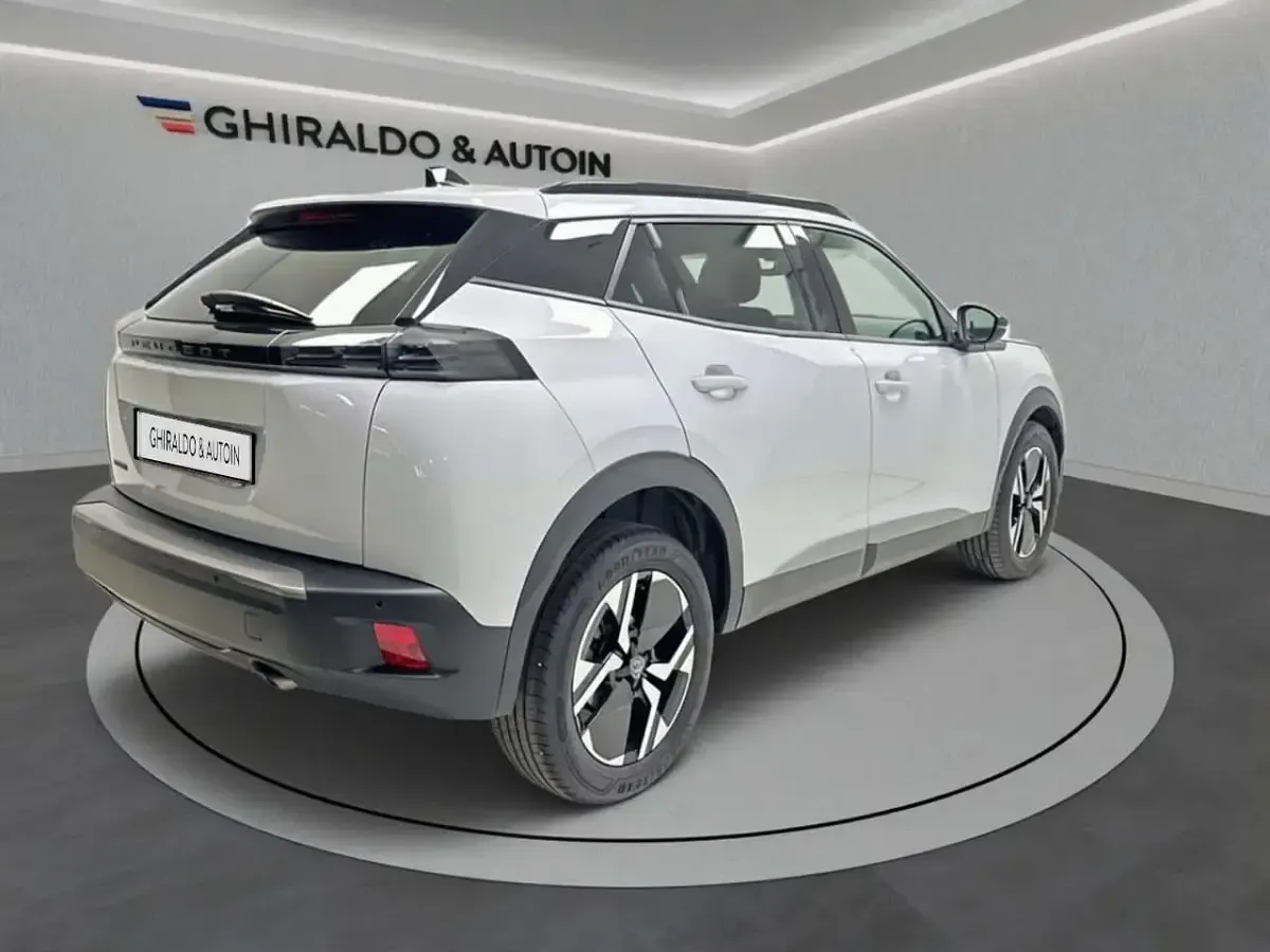 Usata Peugeot 2008 Allure 102 CV (75 kW) 2025 Bianco SUV