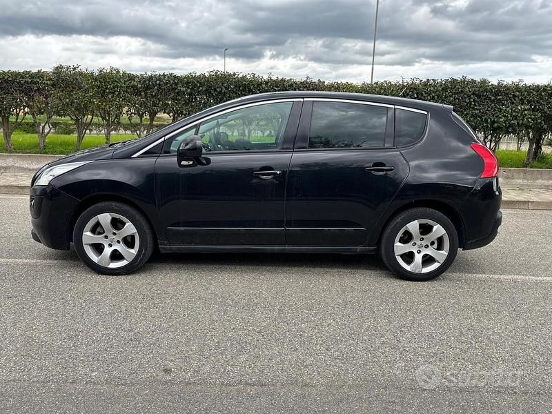 Usata Peugeot 3008 112 CV (82 kW) 2012 Nero Station wagon