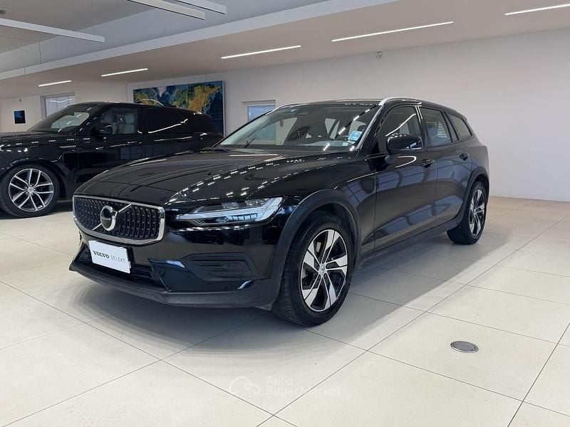 Usata Volvo V60 CC Core 197 CV (144 kW) 2023 Nero Station wagon