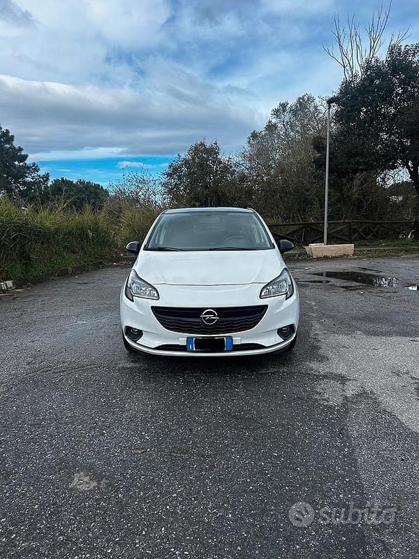 Usata Opel Corsa 69 CV (50 kW) 2016 Bianco Berlina