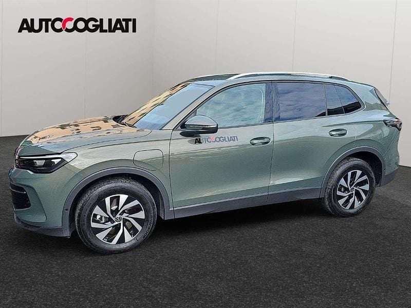 Usata VW Tiguan Edition 204 CV (150 kW) 2025 Verde SUV