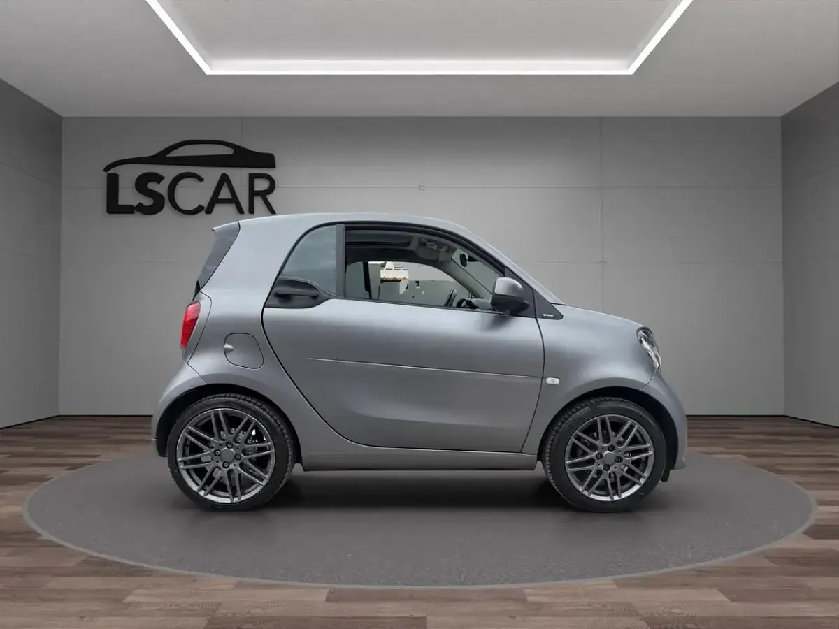 Usata Smart ForTwo Cabrio Brabus 89 CV (65 kW) 2017 Giallo Cabrio
