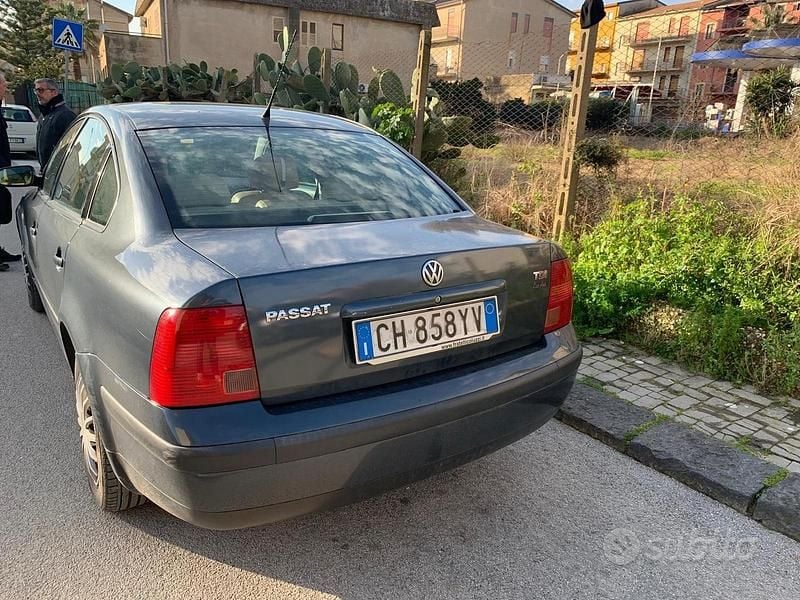 Usata VW Passat 115 CV (84 kW) 1999 Marrone Berlina