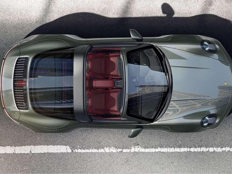 Usata Porsche 992 450 CV (330 kW) 2024 Verde aventurine metallizzato/ Cabrio