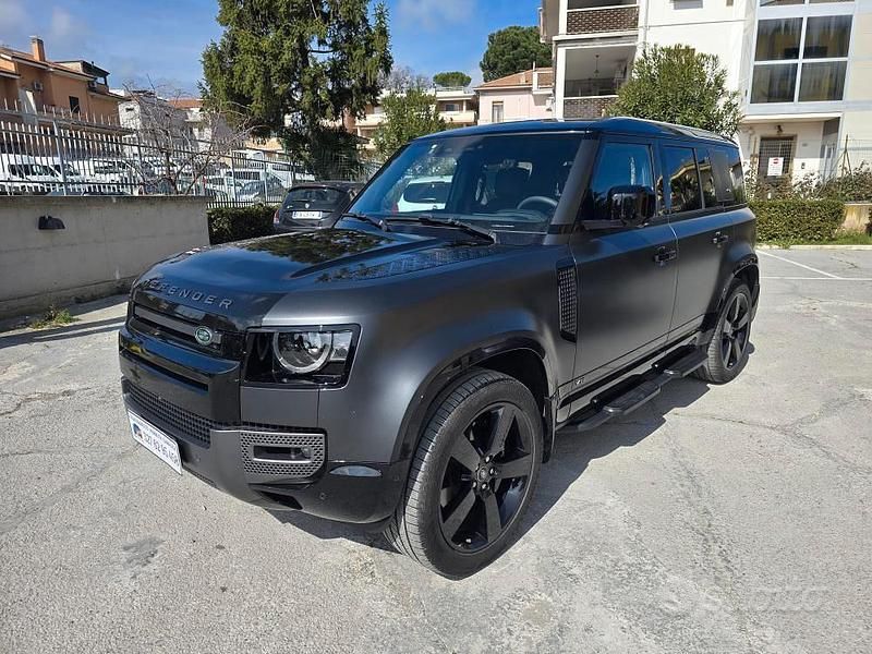 Usata Land Rover Defender Carpathian Edition 525 CV (386 kW) 2022 Nero SUV