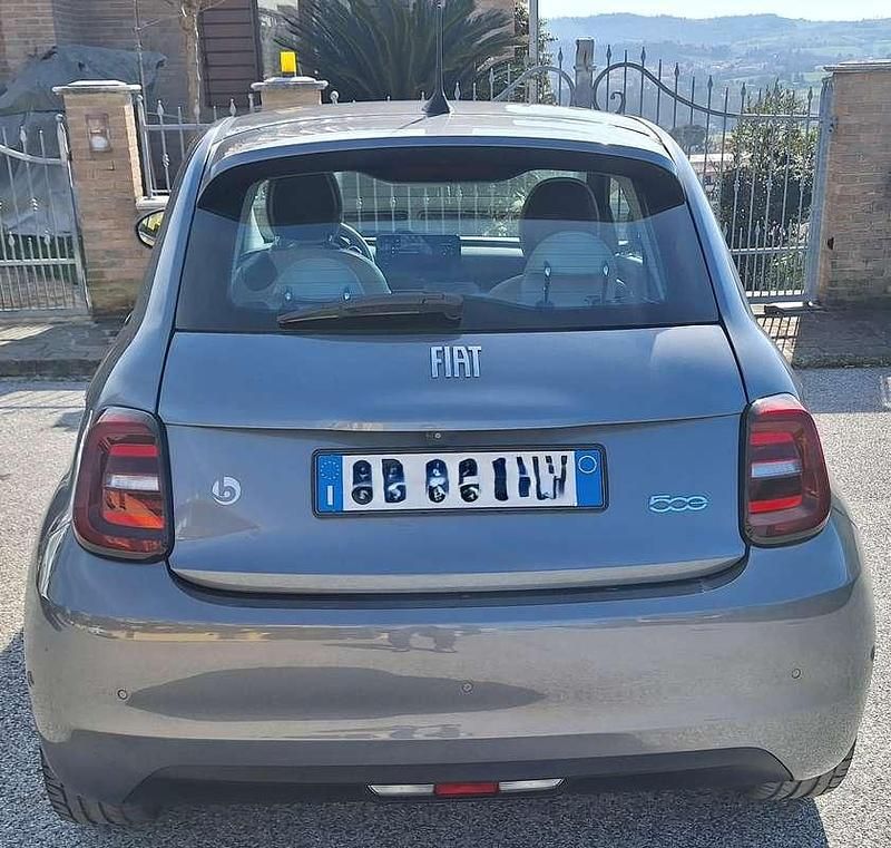 Usata Fiat 500e La Prima 42 kW (58 CV) 2021 Utilitaria