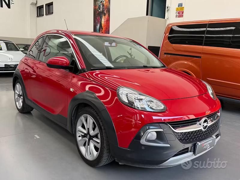 Usata Opel Adam Rocks Rocks 87 CV (63 kW) 2016 Rosso Utilitaria