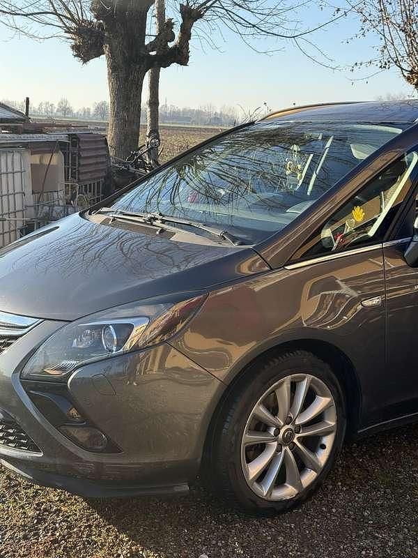 Usata Opel Zafira Tourer Edition 165 CV (121 kW) 2012 Monovolume