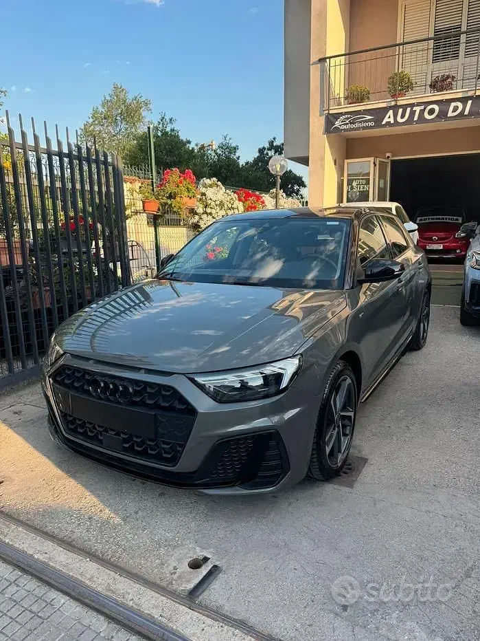 Usata Audi A1 116 CV (85 kW) 2024 Grigio SUV