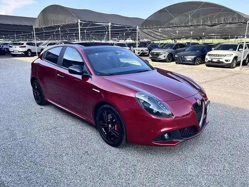 Usata Alfa Romeo Giulietta Super 120 CV (88 kW) 2016 Rosso Utilitaria