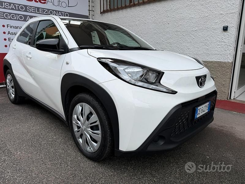 Usata Toyota Aygo X 72 CV (52 kW) 2024 Bianco SUV