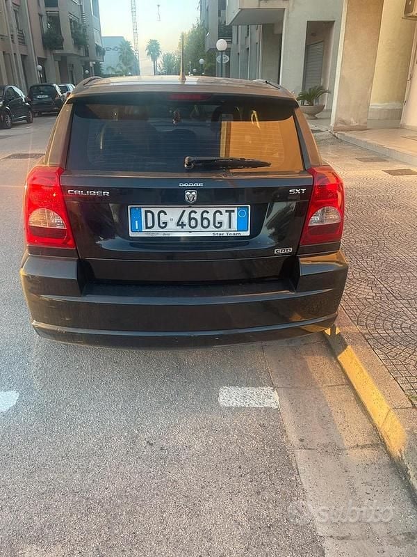 Usata Dodge Caliber 140 CV (102 kW) 2007 Nero Utilitaria