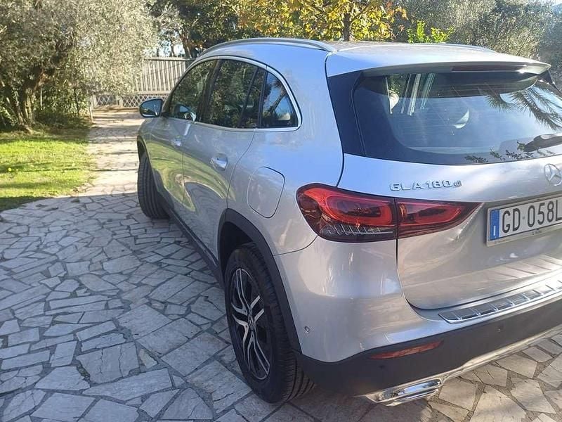 Grigio Usata 2021 Mercedes GLA180 Premium SUV | 24.000 € (Super prezzo) - Immagine 1/4