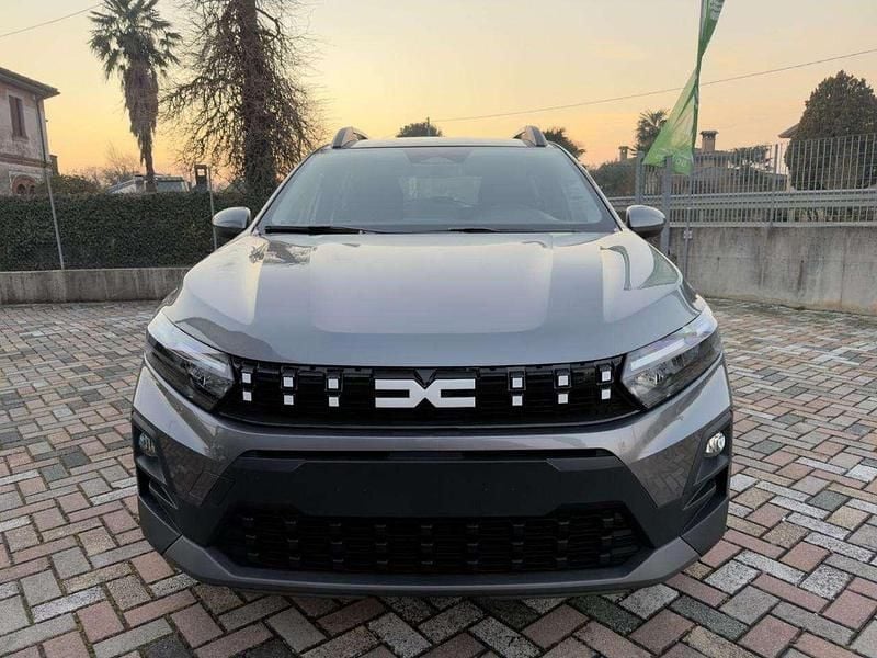 Nuova Dacia Sandero Expression 120 CV (88 kW) 2026 Grigio scuro Berlina