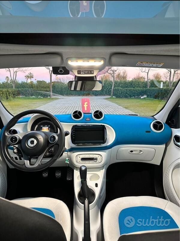 Usata Smart ForFour 71 CV (52 kW) 2015 Bianco Utilitaria