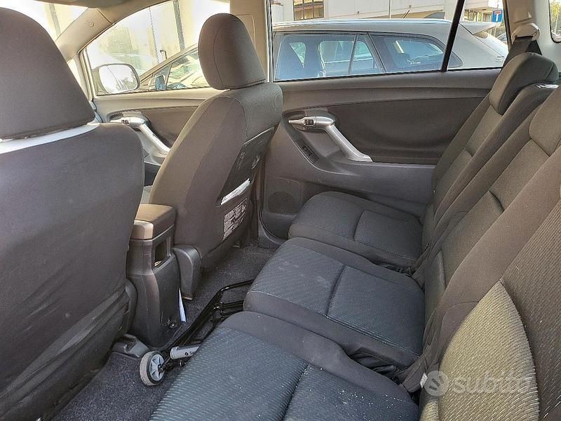 Usata Toyota Verso 126 CV (92 kW) 2012 Grigio Monovolume