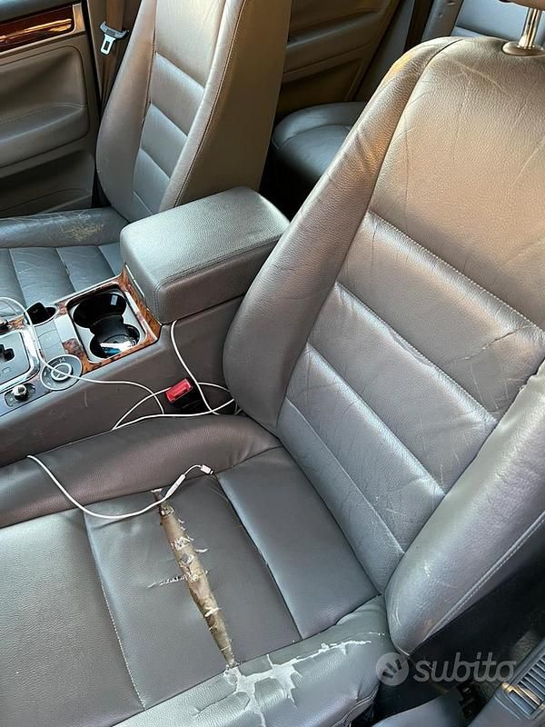 Usata VW Touareg 224 CV (164 kW) 2005 Nero SUV