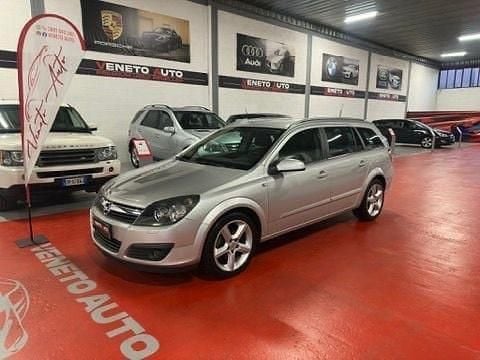 Usata Opel Astra Cosmo 89 CV (65 kW) 2008 Argento Station wagon