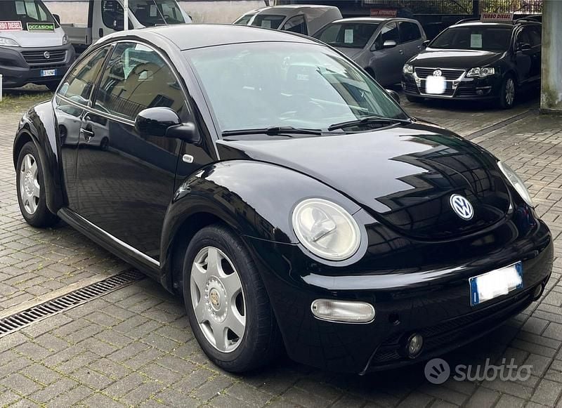 Usata VW New Beetle 101 CV (74 kW) 2002 Nero Utilitaria