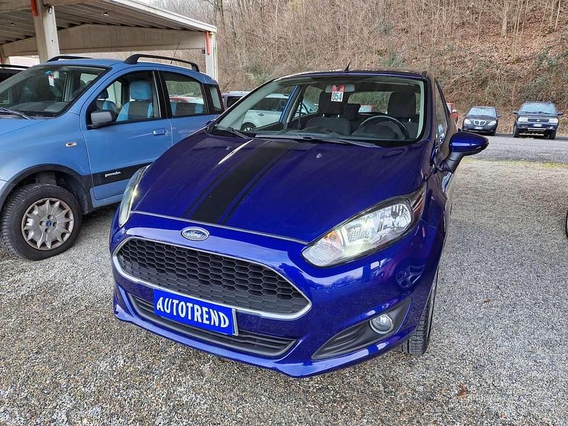 Blu/azzurro Usata 2017 Ford Fiesta ST-Line Berlina | 8900 € (Buon prezzo) - Immagine 1/4