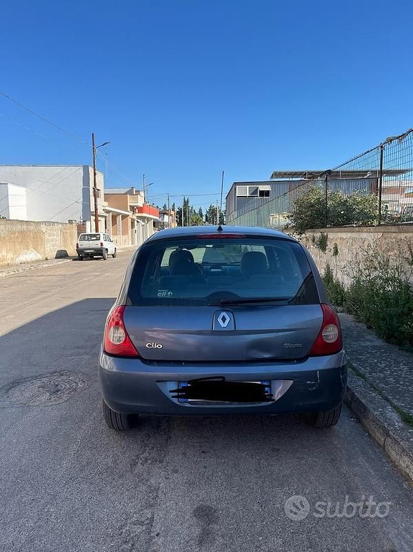 Usata Renault Clio II 75 CV (55 kW) 2009 Blu Utilitaria