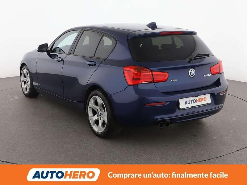 Usata BMW 120 Sport Line 190 CV (139 kW) 2018 Blu/azzurro Utilitaria