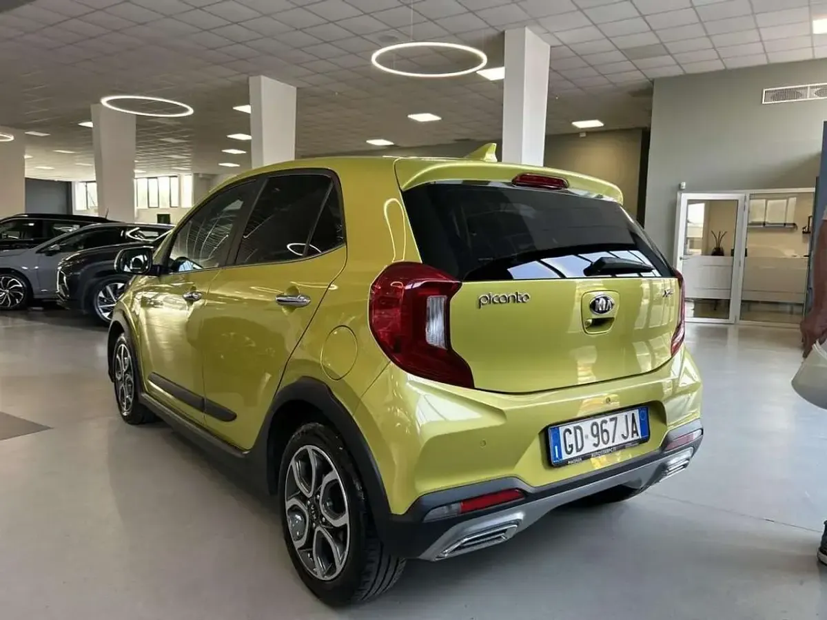 Usata Kia Picanto X-Line 67 CV (49 kW) 2021 Verde Utilitaria