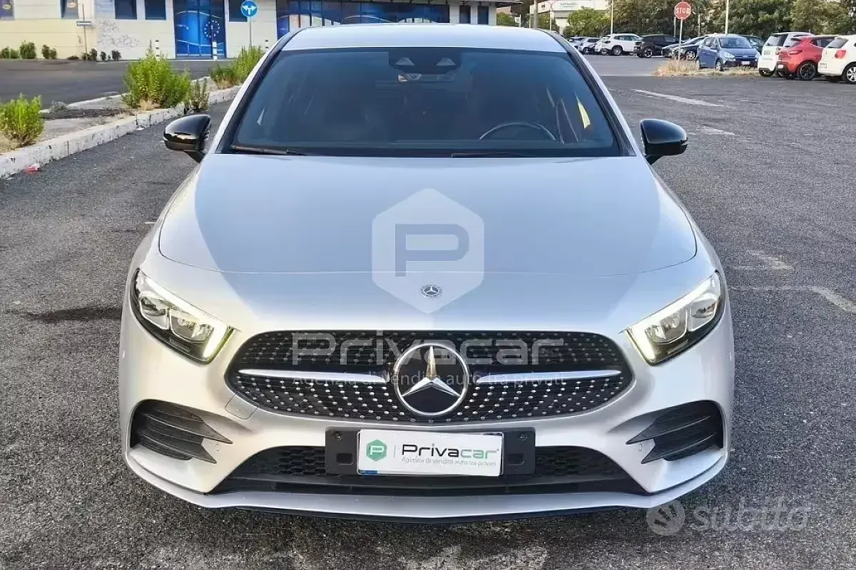 Usata Mercedes A200 Premium 150 CV (110 kW) 2019 Grigio Utilitaria