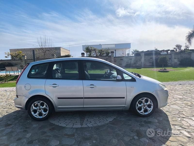 Begagnad Ford C-MAX Titanium 90 HK (66 kW) 2008 Grå Minibuss