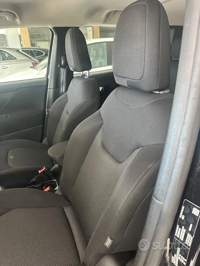Usata Jeep Renegade Longitude 120 CV (88 kW) 2020 Nero SUV