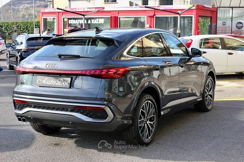 Nuova Audi Q5 Sportback S-Line 204 CV (150 kW) 2025 Gray SUV