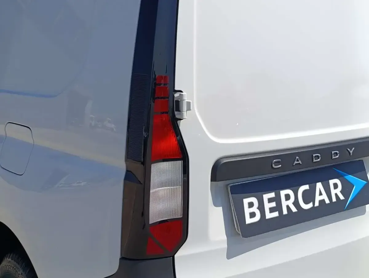 Usata VW Caddy Business 75 CV (55 kW) 2023 Bianco Monovolume