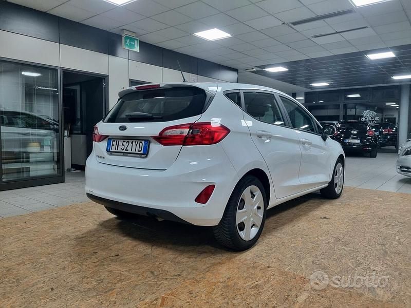 Usata Ford Fiesta 85 CV (62 kW) 2018 Bianco Berlina