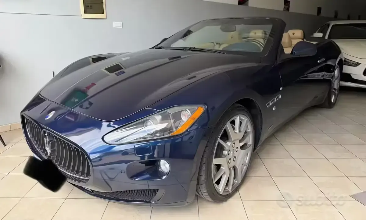 Usata Maserati GranCabrio 439 CV (322 kW) 2012 Blu Cabrio